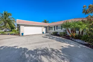 1315 SW 25th Ave, Boynton Beach, FL 33426 - Photo 6