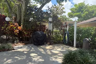 3800 Oaks Clubhouse Dr, Pompano Beach, FL 33069 - Photo 28