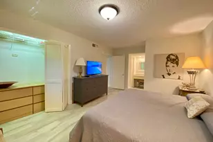 3800 Oaks Clubhouse Dr, Pompano Beach, FL 33069 - Photo 6