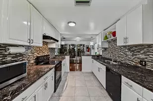 7190 NW 10th Ct, Margate, FL 33063 - Photo 4