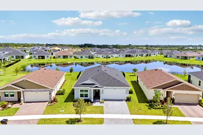 1113 SE Crosswood Way, Port Saint Lucie, FL 34984 - Photo 2