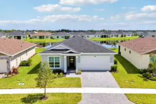 1113 SE Crosswood Wy, Port Saint Lucie, FL 34984 - Photo 1