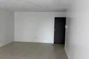 482 NW 165th St Rd, Miami, FL 33169 - Photo 2