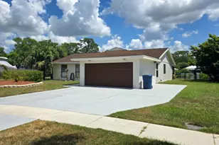 118 Cambridge Ln, Royal Palm Beach, FL 33411 - Photo 2