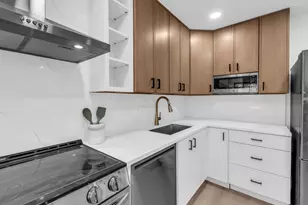 176 NW 106th Terrace, Pembroke Pines, FL 33026 - Photo 18