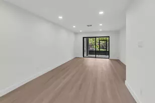 176 NW 106th Terrace, Pembroke Pines, FL 33026 - Photo 2
