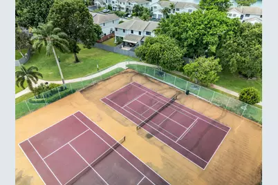 176 NW 106th Terrace, Pembroke Pines, FL 33026 - Photo 38