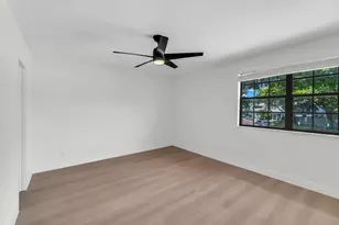 176 NW 106th Terrace, Pembroke Pines, FL 33026 - Photo 6