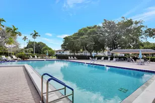 4301 Martinique Cir, Coconut Creek, FL 33066 - Photo 24