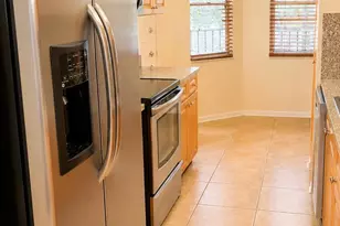 13001 SW 11th Ct, Pembroke Pines, FL 33027 - Photo 8