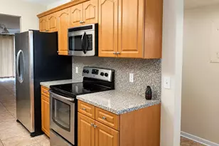 13001 SW 11th Ct, Pembroke Pines, FL 33027 - Photo 8