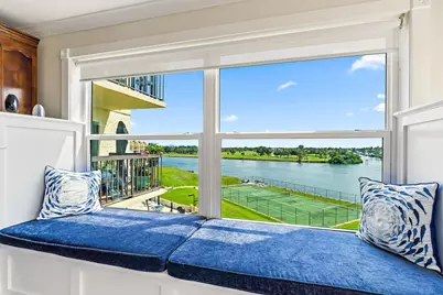 374 Golfview Road #405, North Palm Beach, FL 33408 - Photo 2
