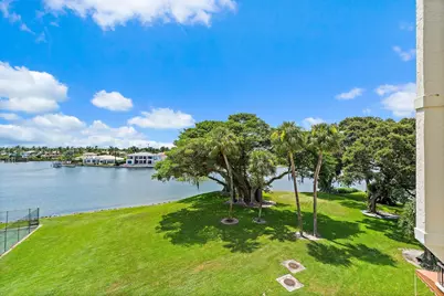 374 Golfview Road #405, North Palm Beach, FL 33408 - Photo 44