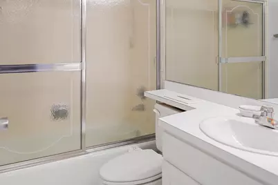 2550 Presidential Way #106, West Palm Beach, FL 33401 - Photo 8