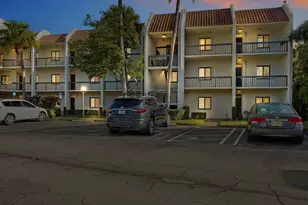 2550 Presidential Way, West Palm Beach, FL 33401 - Photo 20