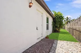 5884 S 38th St, Greenacres, FL 33463 - Photo 2