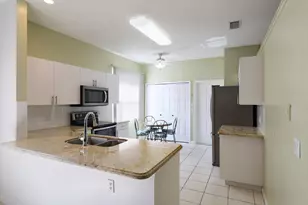 907 NW Sarria Ct, Port Saint Lucie, FL 34986 - Photo 8
