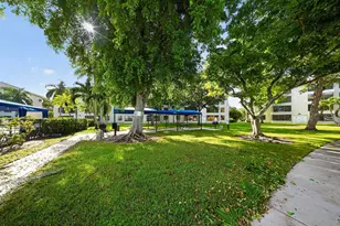 1719 Whitehall Dr, Davie, FL 33324 - Photo 40