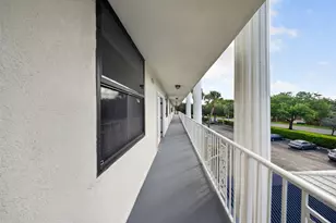 1719 Whitehall Dr, Davie, FL 33324 - Photo 2