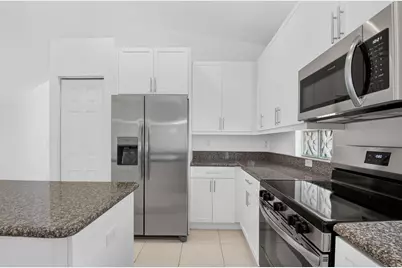 8107 Bellafiore Way, Boynton Beach, FL 33472 - Photo 8