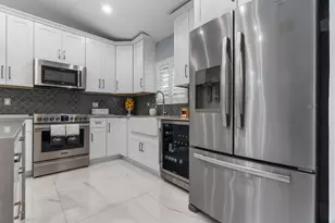 533 NE 1st Ave, Deerfield Beach, FL 33441 - Photo 18