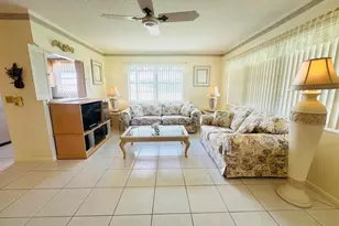 41 Lyndhurst B, Deerfield Beach, FL 33442 - Photo 4