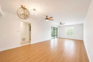 5570 Tamberlane Cir, Palm Beach Gardens, FL 33418 - Photo 2