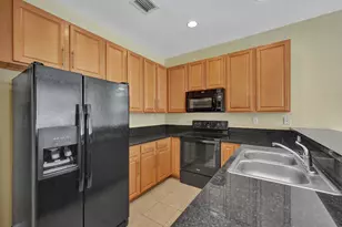 1326 SW 147th Ter, Pembroke Pines, FL 33027 - Photo 16