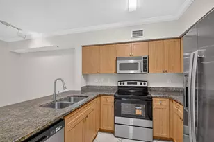 6370 Emerald Dunes Dr, West Palm Beach, FL 33411 - Photo 2