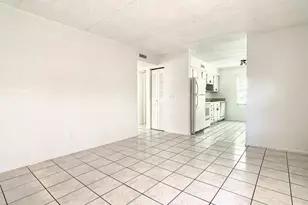 714 Michigan Ct, Saint Cloud, FL 34769 - Photo 4