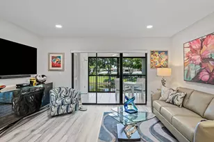 42 Stratford Ln W, Boynton Beach, FL 33436 - Photo 14