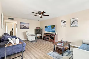 2920 Cynthia Ln, Lake Worth Beach, FL 33461 - Photo 10