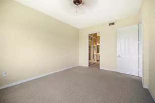 3600 Oaks Clubhouse Dr, Pompano Beach, FL 33069 - Photo 12