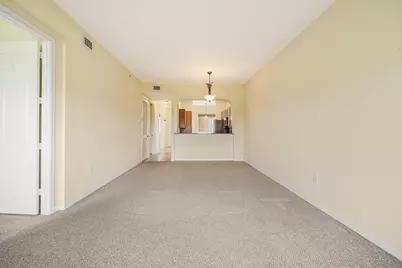 3600 Oaks Clubhouse Drive #505, Pompano Beach, FL 33069 - Photo 4
