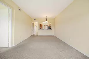3600 Oaks Clubhouse Dr, Pompano Beach, FL 33069 - Photo 4