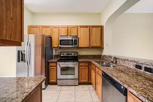 3600 Oaks Clubhouse Dr, Pompano Beach, FL 33069 - Photo 8