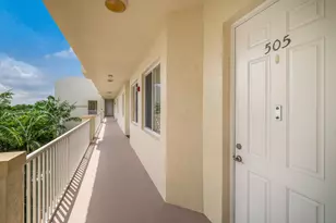 3600 Oaks Clubhouse Dr, Pompano Beach, FL 33069 - Photo 30