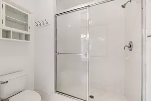 3600 Oaks Clubhouse Dr, Pompano Beach, FL 33069 - Photo 14