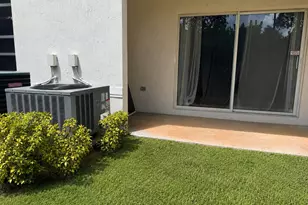 2986 NW 35th Ave, Lauderdale Lakes, FL 33311 - Photo 24