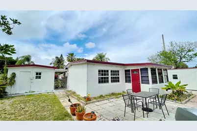 213 SW 3rd Place, Dania Beach, FL 33004 - Photo 10