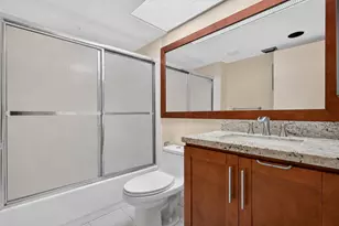 13001 SW 11th Ct, Pembroke Pines, FL 33027 - Photo 12