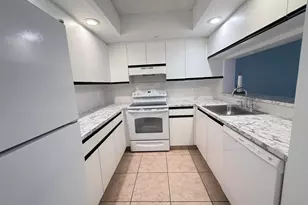 1300 SW 125th Ave, Pembroke Pines, FL 33027 - Photo 2