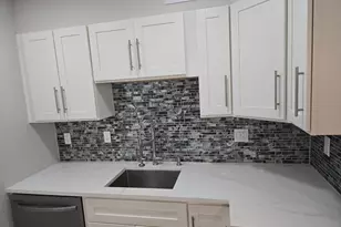 215 E Normandy E, Delray Beach, FL 33484 - Photo 4