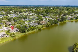 217 Parkwood Dr S, Royal Palm Beach, FL 33411 - Photo 40