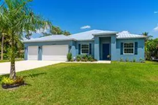 2070 NW Pine Tree Way, Stuart, FL 34994 - Photo 2
