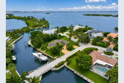 2 Island Road, Sewalls Point, FL 34996 - Photo 4