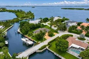 2 Island Rd, Sewalls Point, FL 34996 - Photo 4