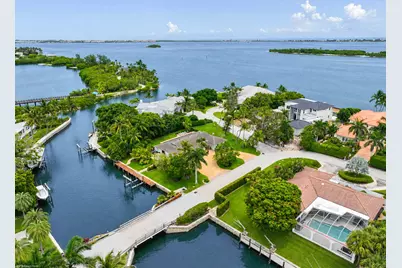 2 Island Road, Sewalls Point, FL 34996 - Photo 8