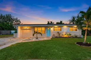 156 Granada Dr, Palm Springs, FL 33461 - Photo 2