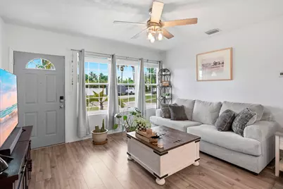 156 Granada Drive, Palm Springs, FL 33461 - Photo 4